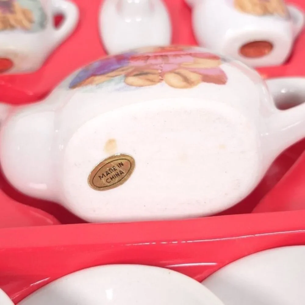 VINTAGE 1991 MINI PORCELAIN‎ TEA SET TEDDY BEARS 12 Pieces Cups Saucers
